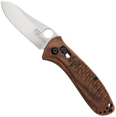 Benchmade 15030-2 Bone Collector Walnut Handle
